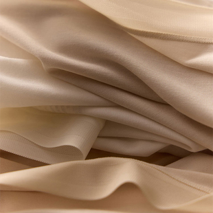 女士三角裤 六楼法式 子不透2025新款 白裤 抗菌无痕 粉底液桑蚕丝内裤