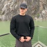 黑色