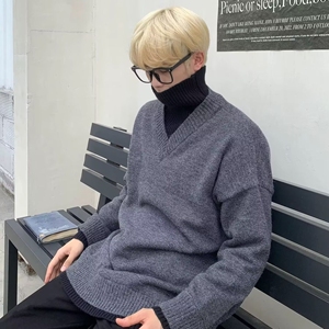 1506/M9101/P52秋冬季纯色假两件拼接V领套头针织衫男2图片