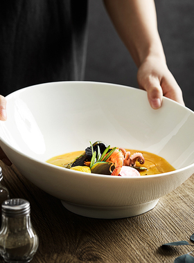 外贸新骨瓷釉下彩白色异形大碗酒店汤碗大号调料碗斜口水果碗定制