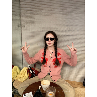 宽松慵懒毛衣外套 女冬季 草莓跳 复古圣诞小马提花圆领针织开衫