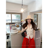 女春夏设计感收腰显瘦泡泡袖 木耳边v领碎花小衫 上衣 法式 草莓跳