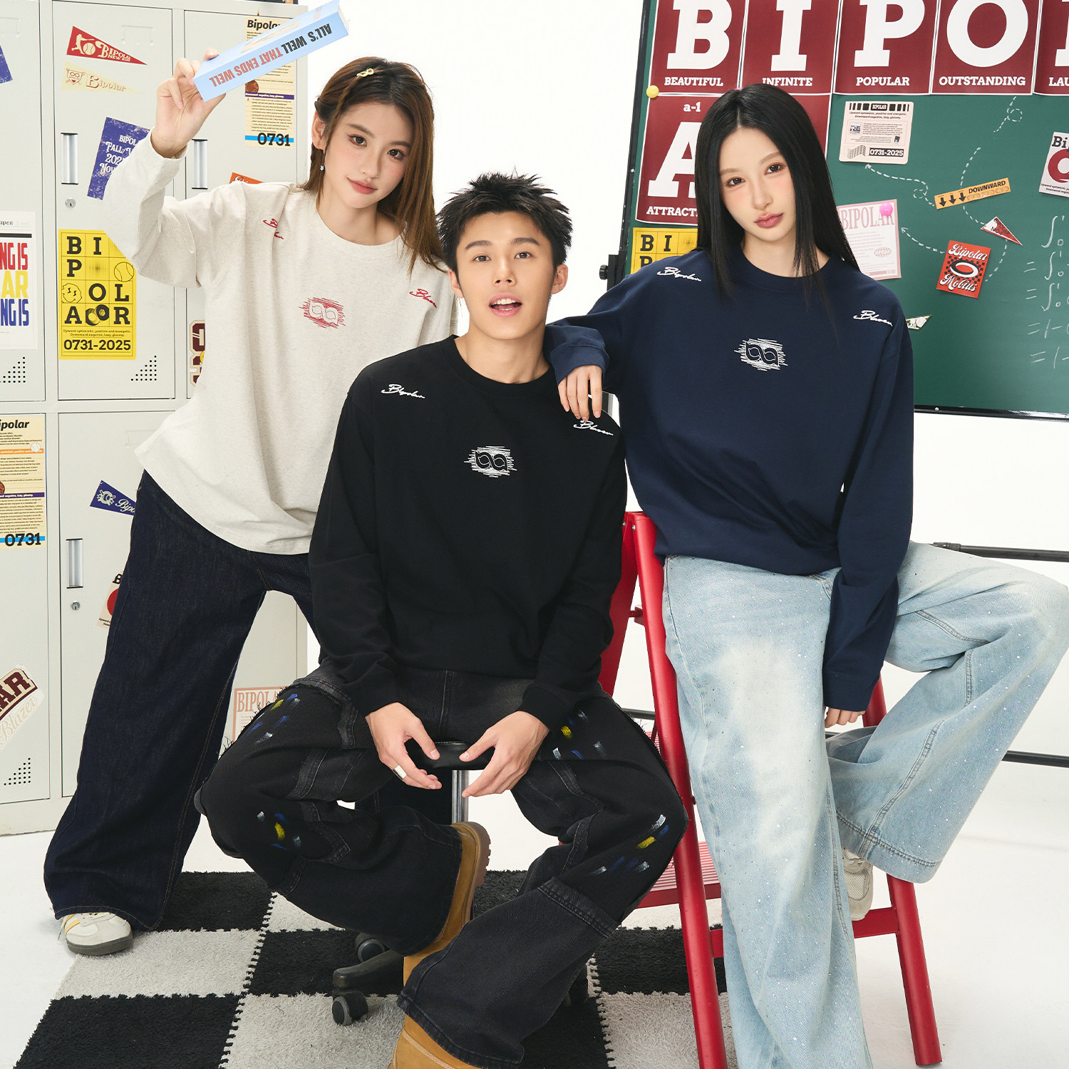 BIPOLAR断开字乱针绣长袖T恤