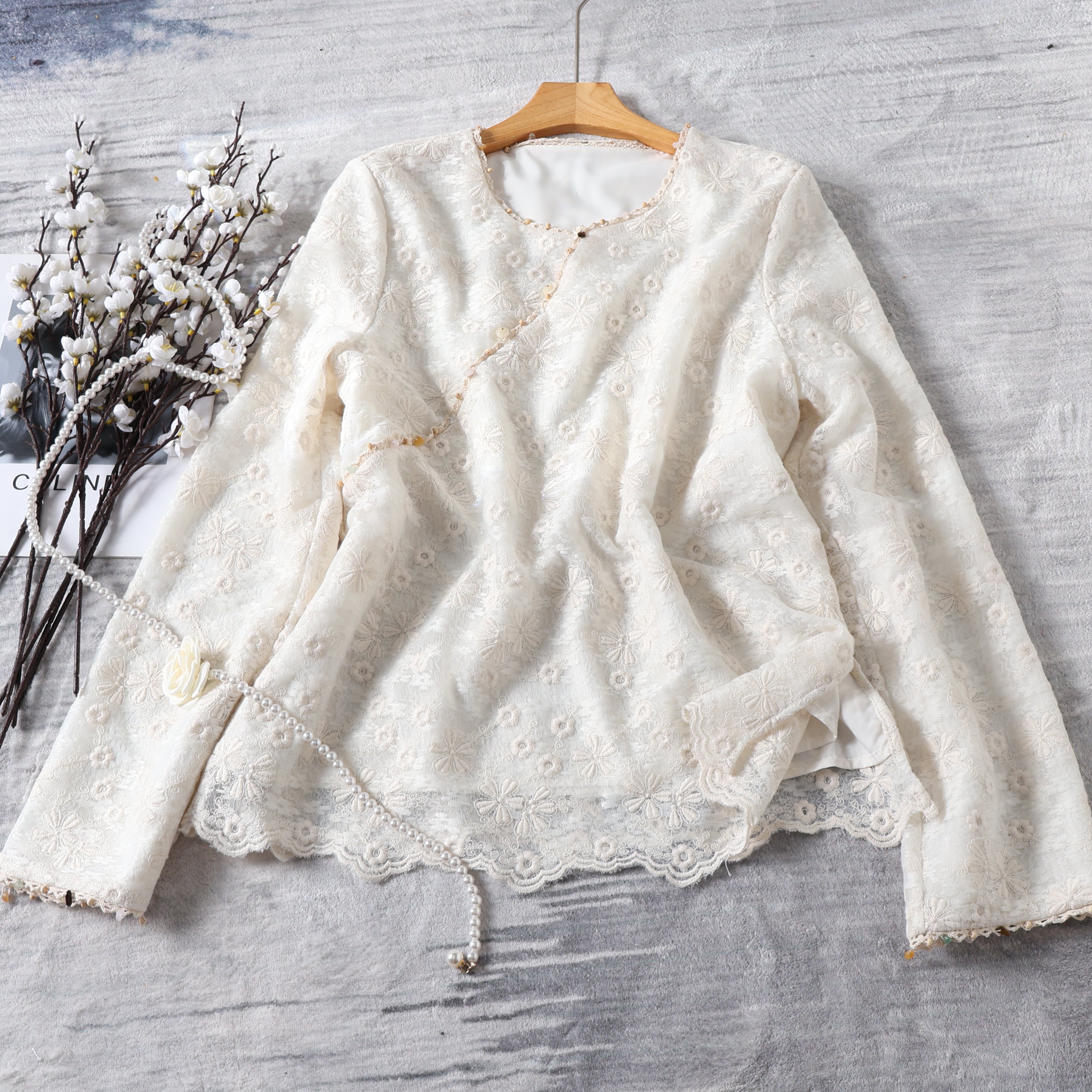 叠搭神器 2026早春新款新中式国风衬衫女士时尚蕾丝小衫高端上衣