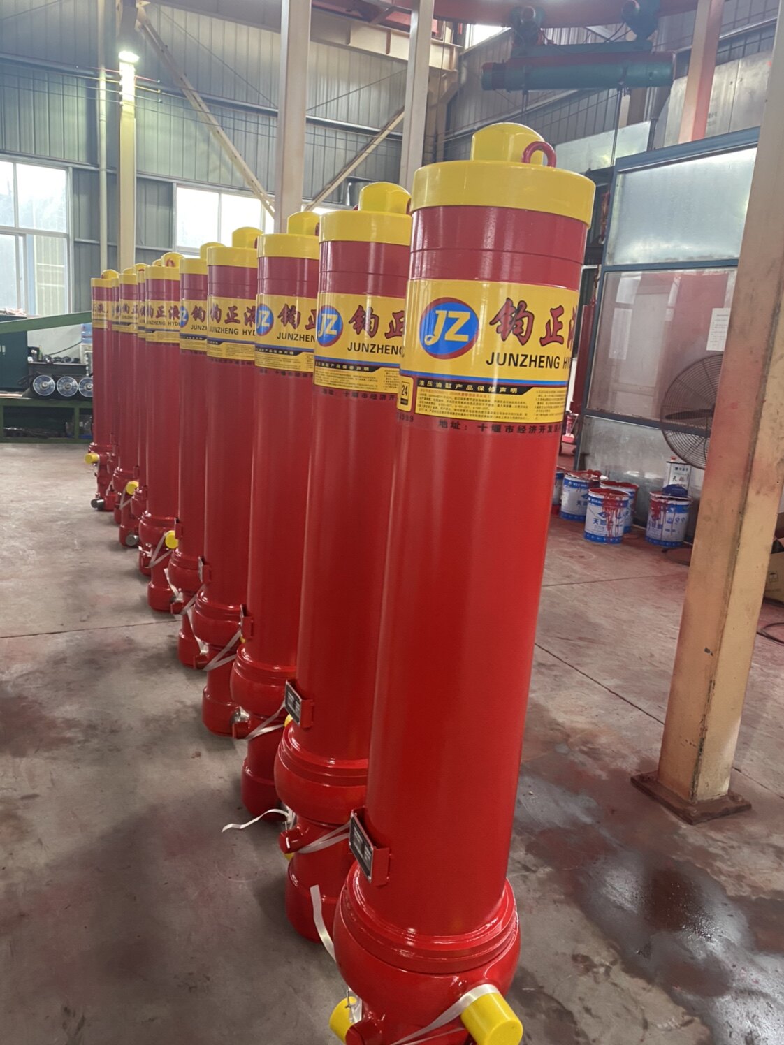 前四后八 重型自卸车专用前置液压油缸5tg180*6180