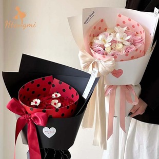 汉唐美520新款圆舞曲定型片波点花束内衬纸花店花艺鲜花包装材料