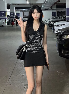 纯欲风背带吊带连衣裙女辣妹印花性感无袖紧身显瘦包臀短裙子