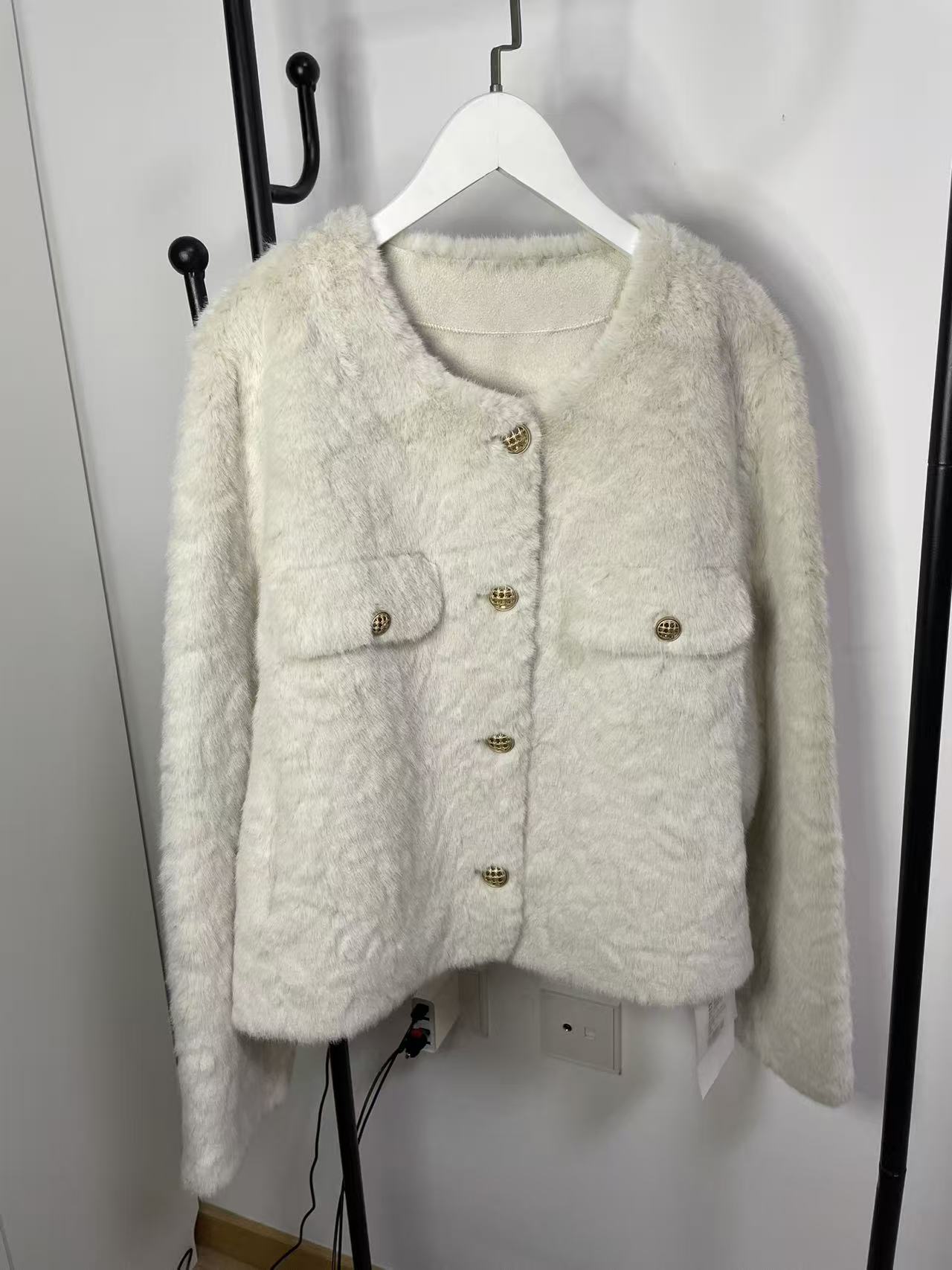 2025新款休闲百搭显瘦圆领小香风防皮毛一体气质外套女款上衣皮草