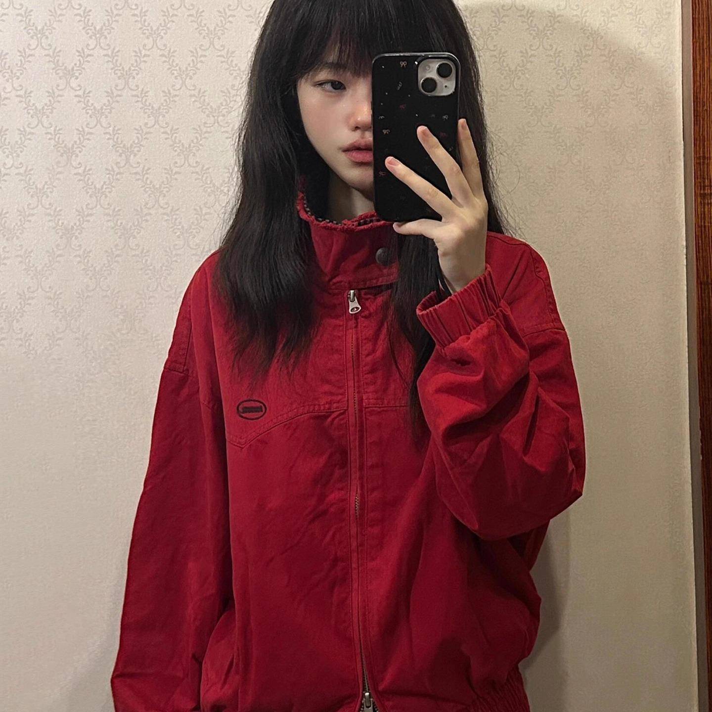 红色短款早秋外套女2025新款宽松显瘦设计感小个子立领夹克上衣潮