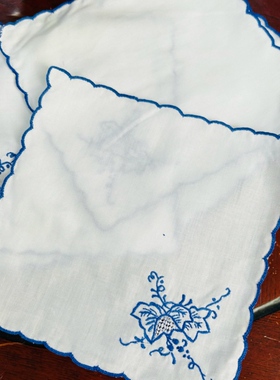 G115  蓝色手绣棉质 杯垫15Cm2片