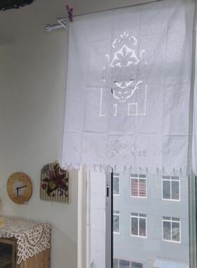 V141 镂空扣锁小窗帘白色麻质100x125cm（一对）有氧化