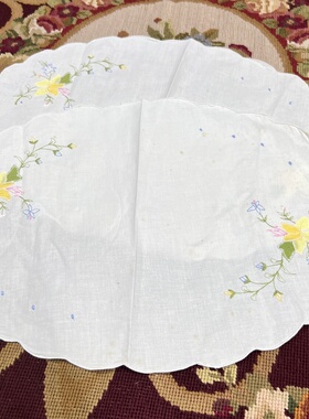 H207 刺绣 椭圆盘垫 白色彩绣 棉麻质 45x30cm 一对