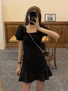 学生小个子荷叶边连衣裙女夏季2023新款修身显瘦泡泡袖方领短裙子