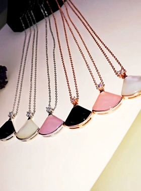 扇形玫瑰金白贝母玛瑙裙摆吊坠