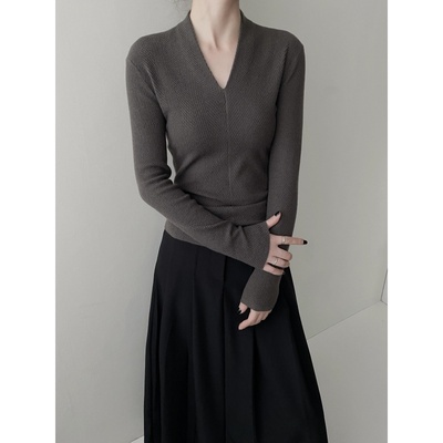 深V领纯欲御姐长袖针织衫