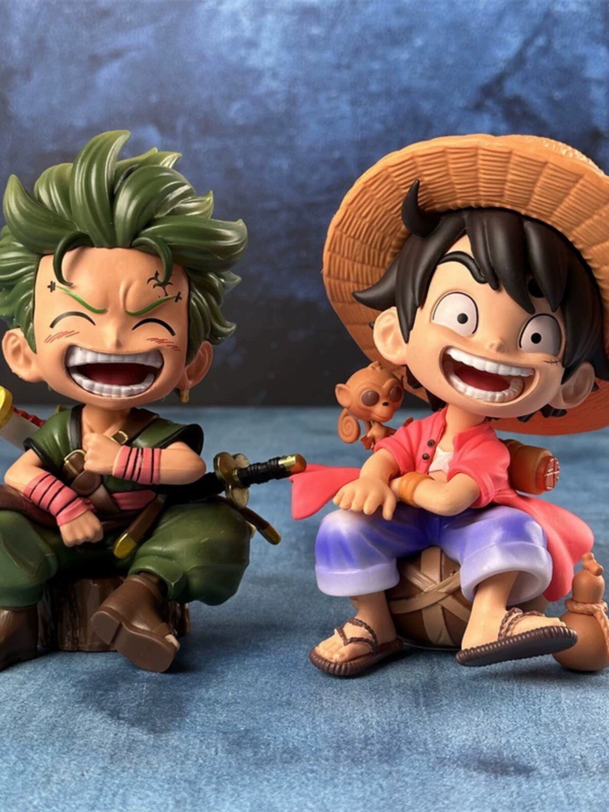 q版海贼王路飞手办坐姿大笑路飞索隆手办潮玩gk手办模型车载摆件