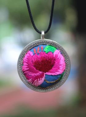 25年款云南民族风藏银老绣项链