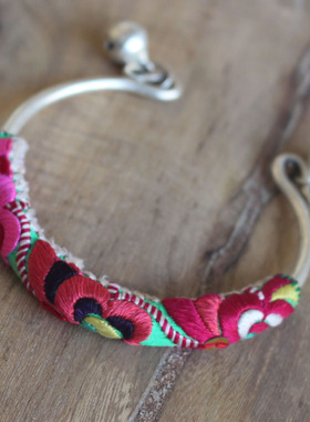 百搭手环复古民族风苗银刺绣铃铛