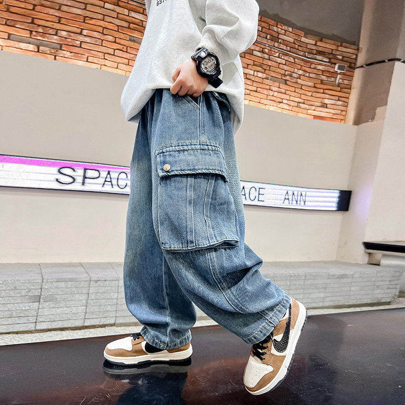 男大童春秋直筒工装软牛仔长裤2026新款儿童男孩春季痞帅宽松裤子