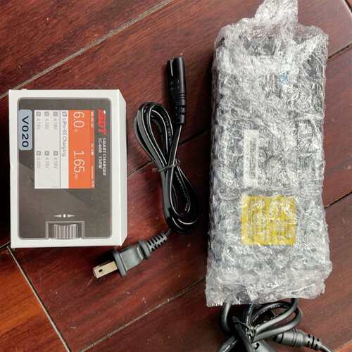 可维修库存 ISDT SC-608 充电器 带12V