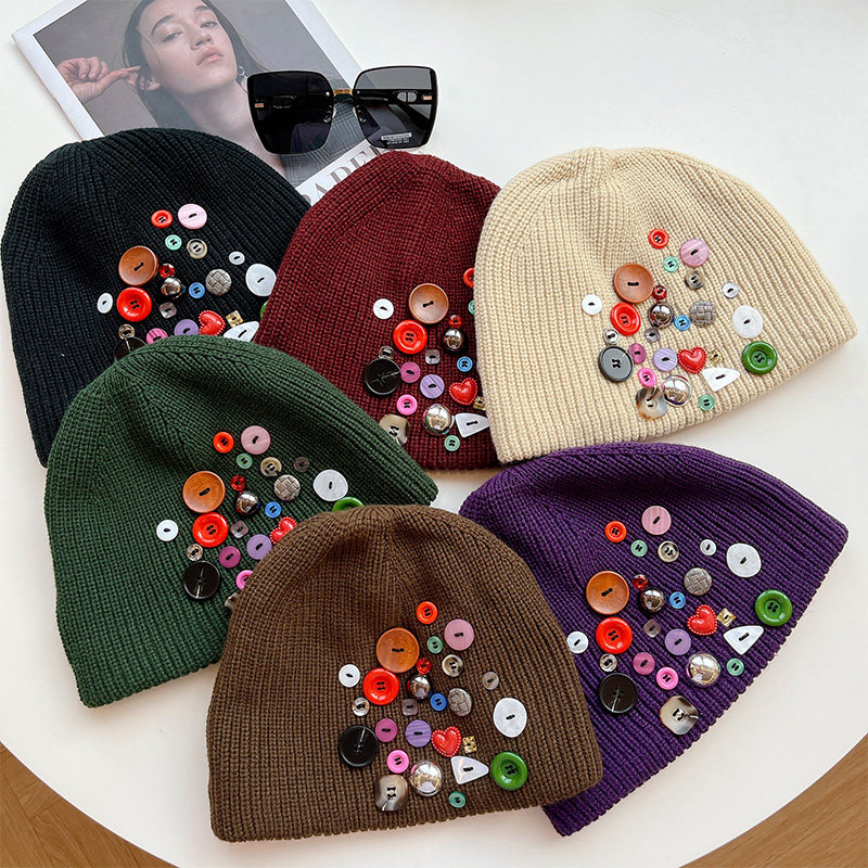 日系显脸瘦五彩纽扣毛线帽子女秋冬保暖堆堆小针织帽街头包头冷帽