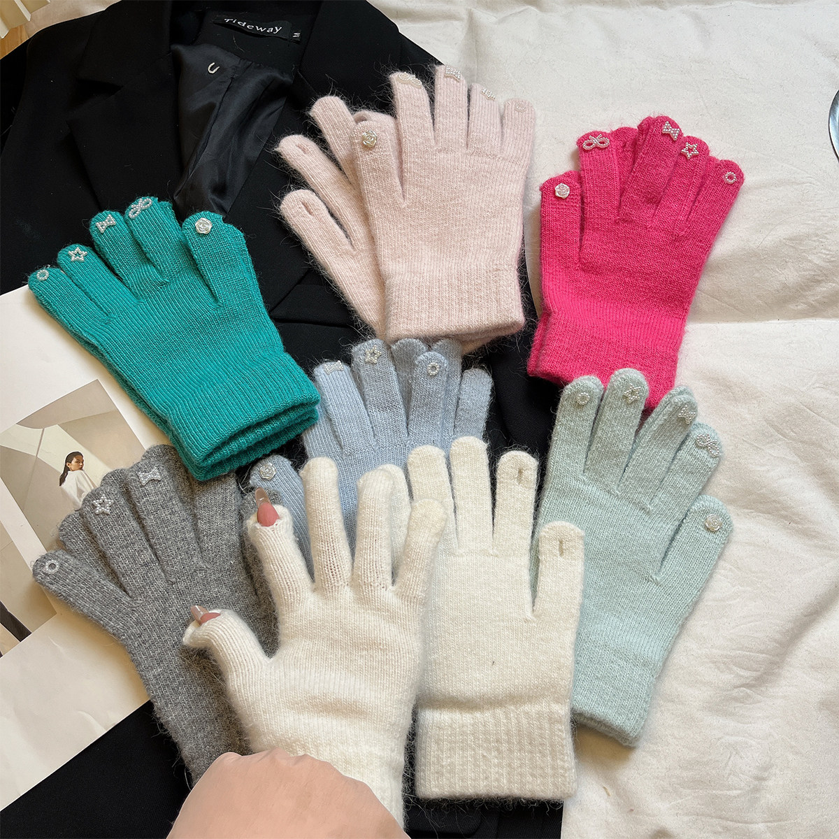 蝴蝶结软糯纯色针织手套女2025冬季新款百搭保暖露指触屏防风护手