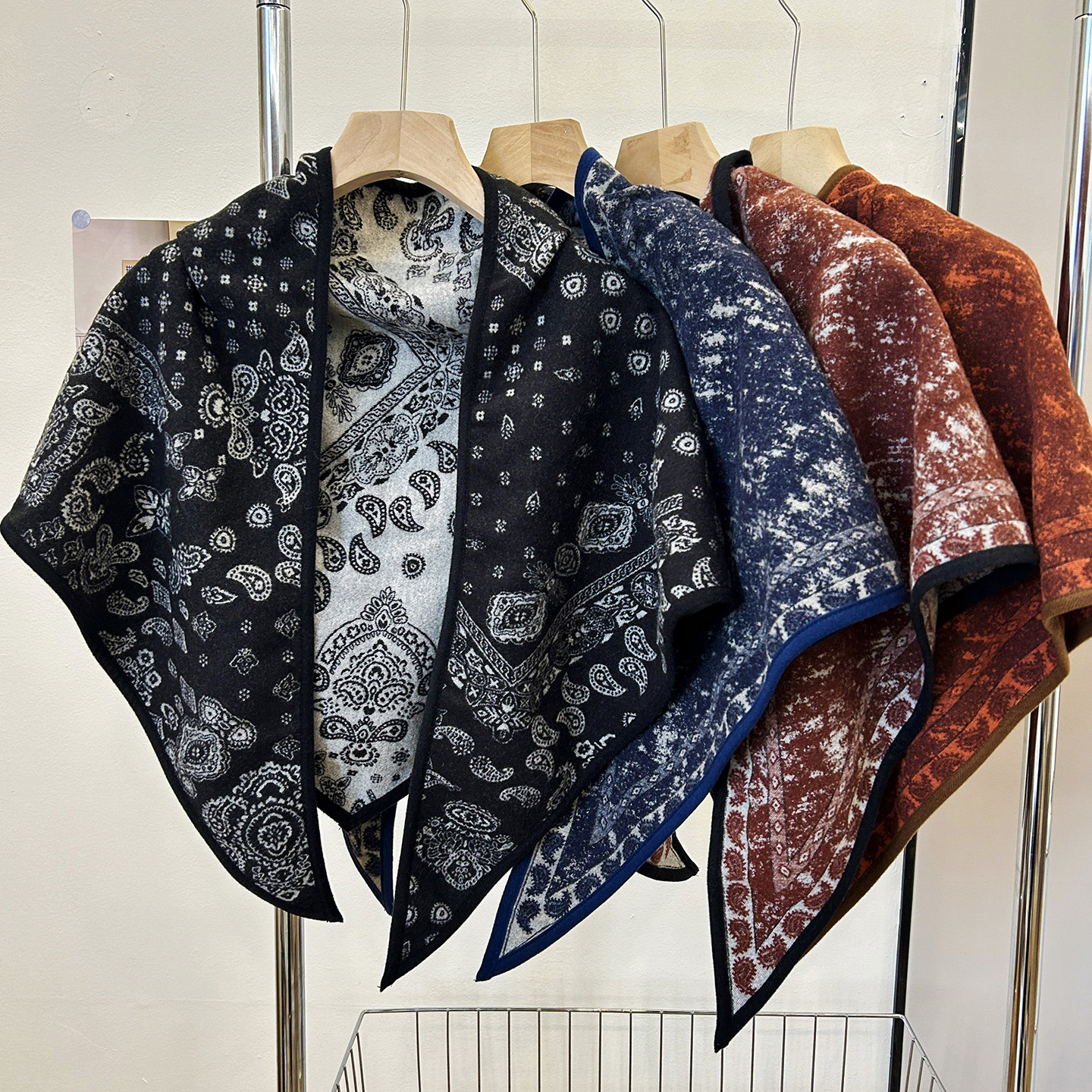 2025韩系双面复古三角披肩女春秋季时髦百搭氛围感装饰外搭围巾,服饰配件/皮带/帽子/围巾,围巾/丝巾/披肩,淘宝优惠券,粉丝福利购,淘宝优惠卷