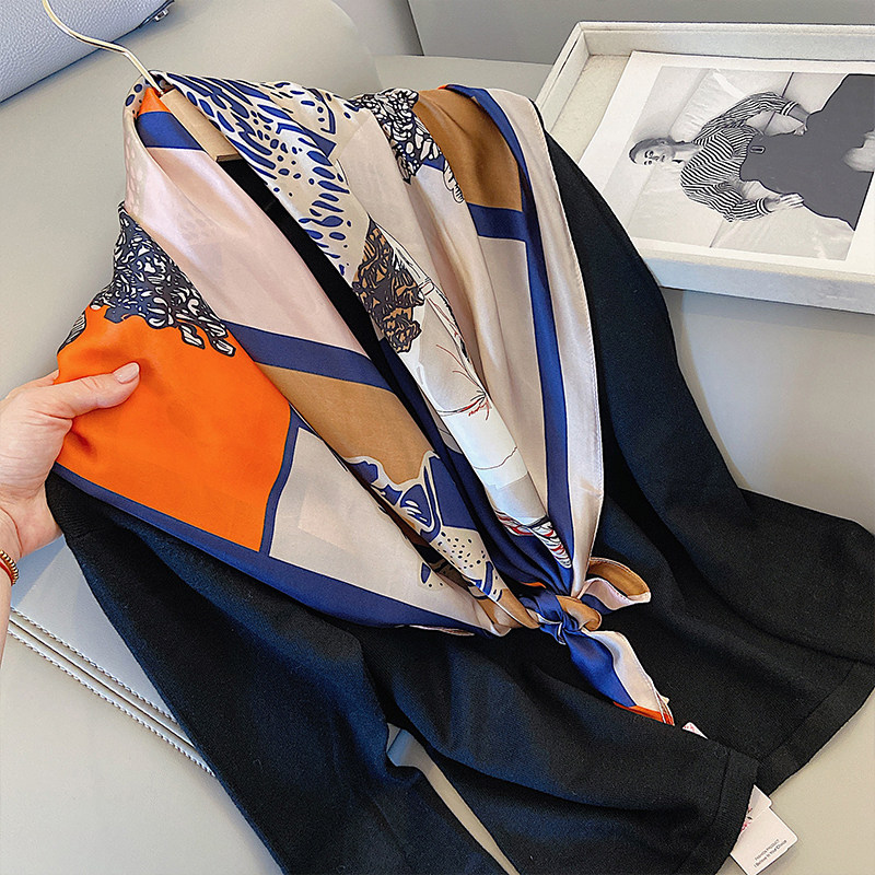 经典马匹春秋新款方巾护颈