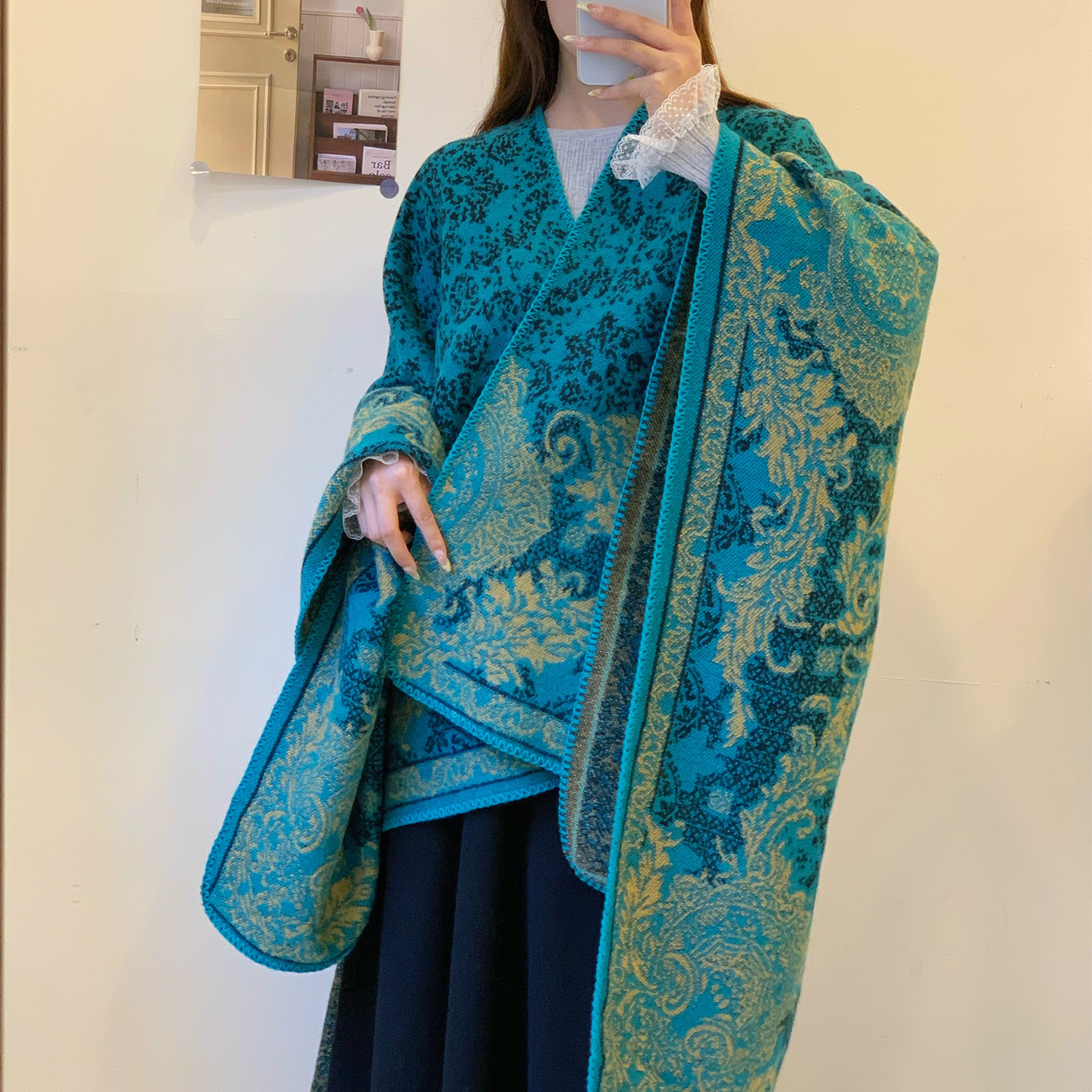 民族风披肩女秋冬季保暖复古百搭斗篷披风外搭高级感西藏旅游拍照