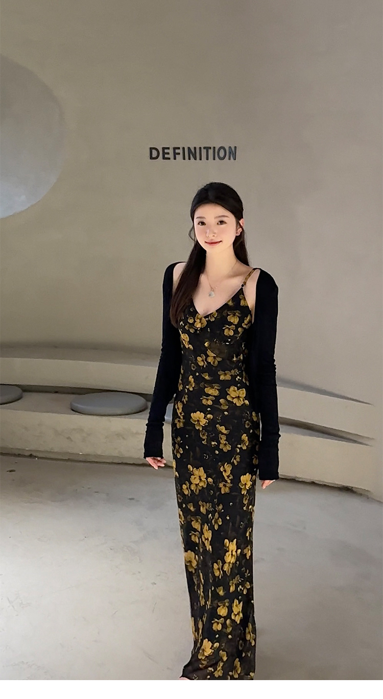 春夏吊带连衣裙两件套开衫法式高级感碎花新款收腰显瘦气质长裙