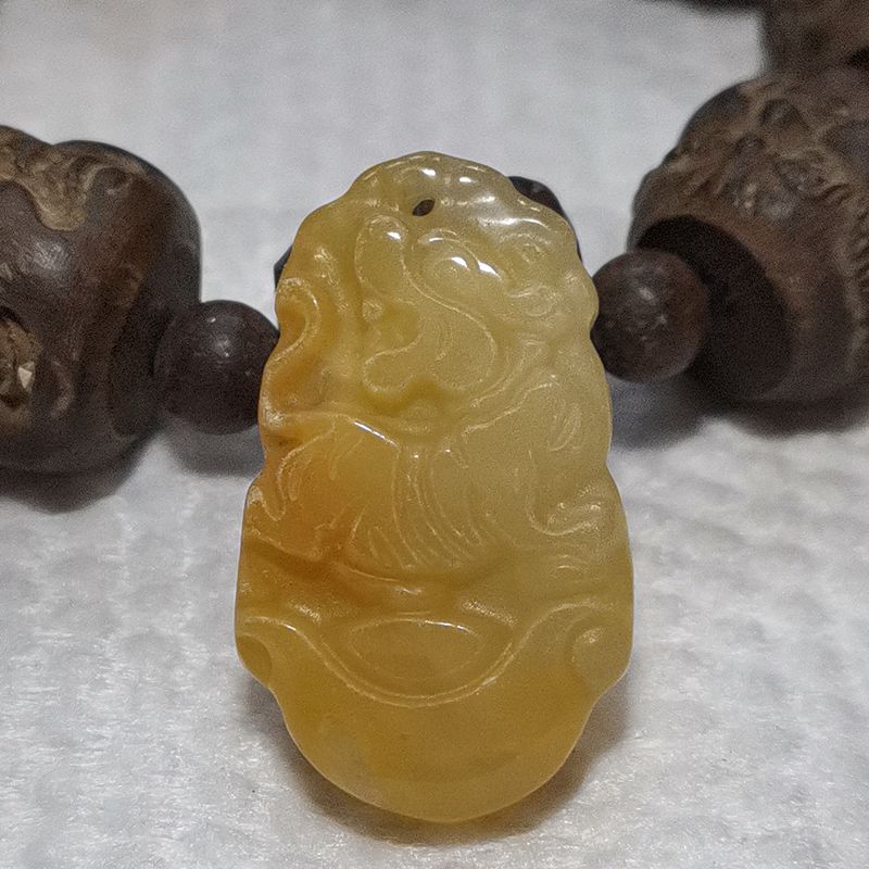 黄玉三合天乙贵人生肖虎吊坠男女生日礼物饰品玉石挂件项坠ya01d