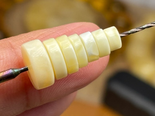 天然俄白花蜜蜡精工药片隔片垫片11-5毫米全品原矿无优化假一罚十