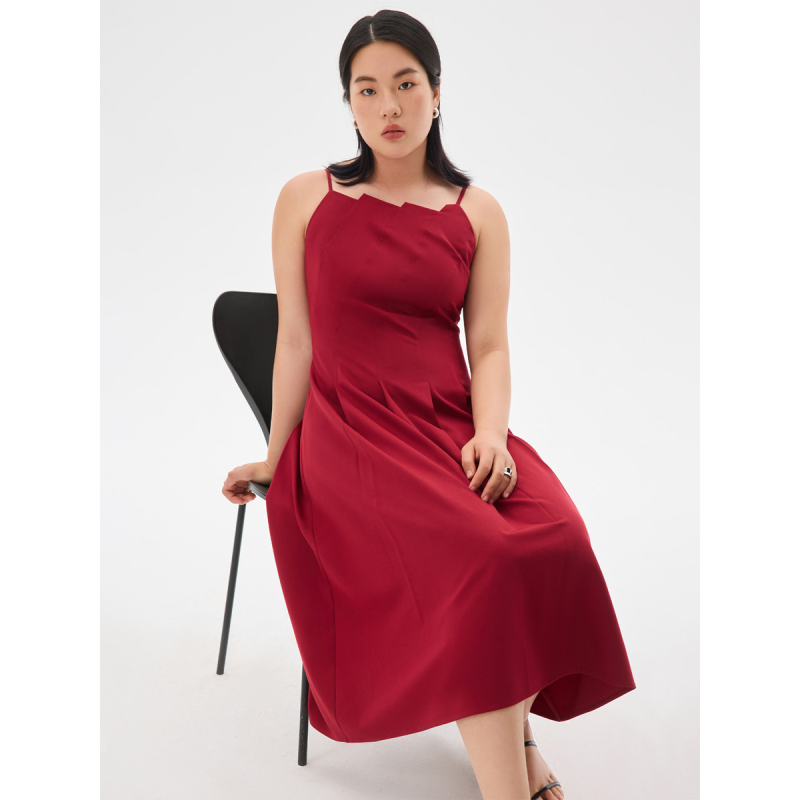 独束大码女装【苹果型】气质设计感吊带裙2025夏折纸领收腰长裙