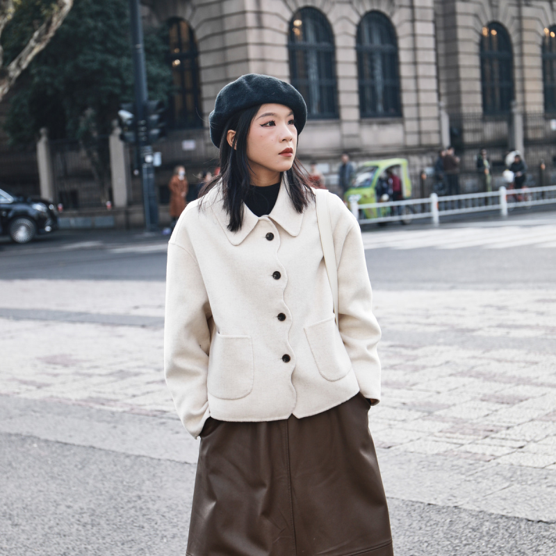 西町村屋绵羊毛冬季女式长款双面呢文艺设计款门襟双面呢大衣