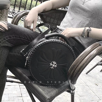 圆筒纯银做旧十字花机车朋克挎包