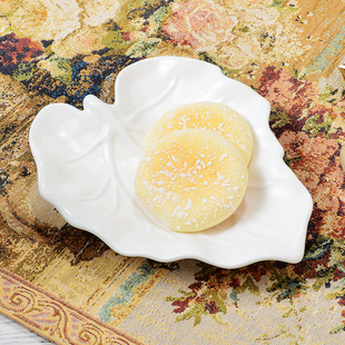 北欧风格简约白色树叶工艺釉下彩瓷器餐盘 纯色美食盘哑光盘 瑕疵