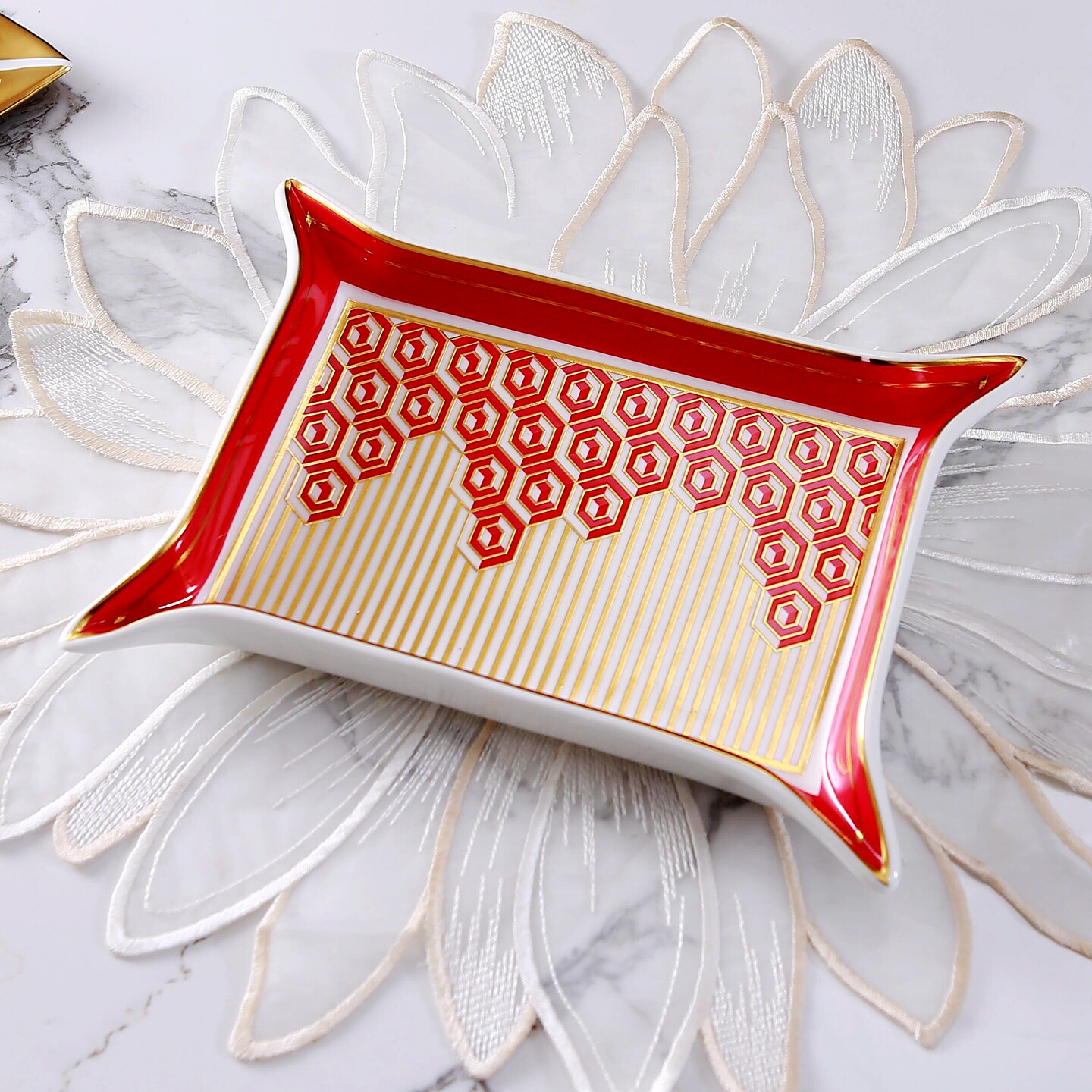 意式工艺陶瓷收纳盘金色边框