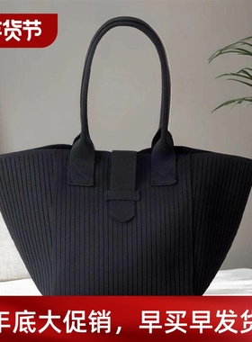 Large Capacity Womens Tote Bag Classic Black Handbag Person
