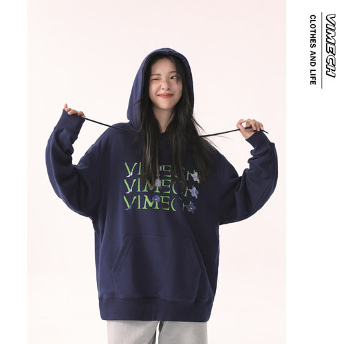 vimech24春季男女韩系简约休闲套头上衣字母刺绣小花连帽卫衣情侣