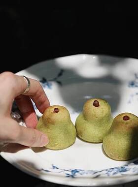 新中式糕点低甜手工制作梨凤梨酥