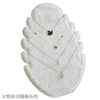 Серые пламени -обработанная ожерельем, чтобы получить большую иглу