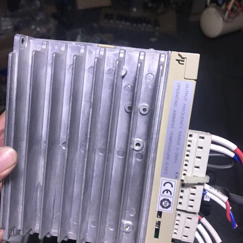 议价安川 SGDM-04AE 成色 9新 可充新 测试包好 有质保