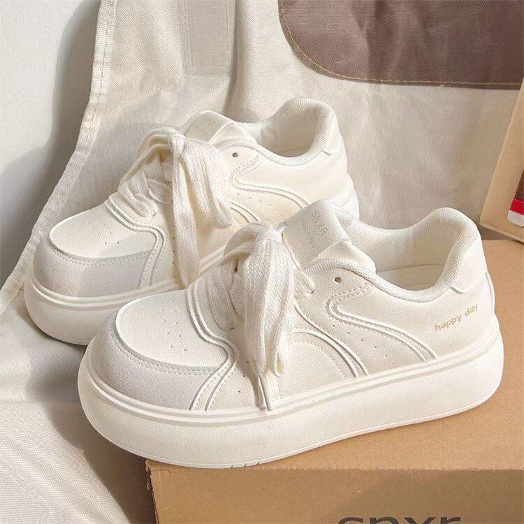 2026新款春季板鞋女软底轻便运动休闲百搭圆头厚底配裙子小白鞋