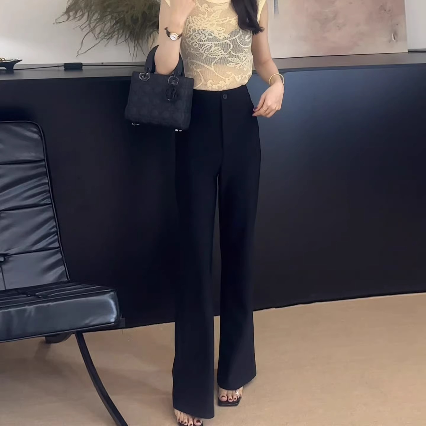 黑色不贴腿微喇裤高腰阔腿西装裤