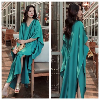 时尚长款蝙蝠袖连衣裙