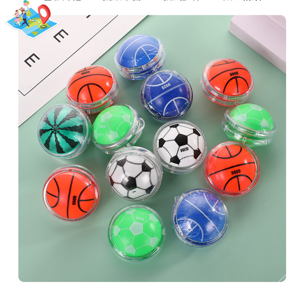 地摊热卖二元扭蛋机小礼品悠悠球