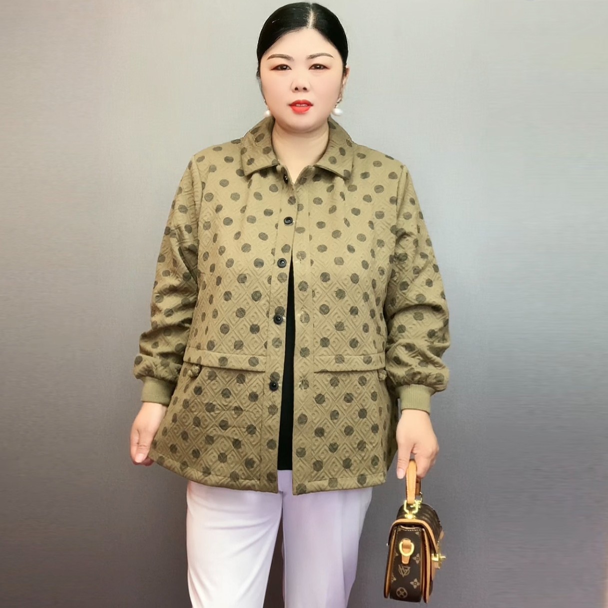 擎苍鹰200斤妈妈春秋装外套女大
