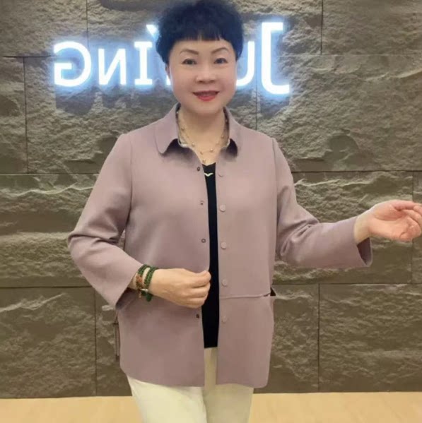 2026春秋中老年妈妈薄款风衣女纯色休闲外套翻领时尚洋气开衫上衣
