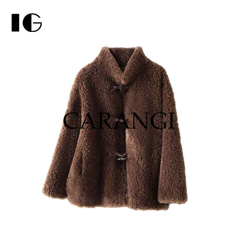 CARANGI品牌-女长袖牛角扣秋冬立领短外套保暖皮毛一体外套IG087