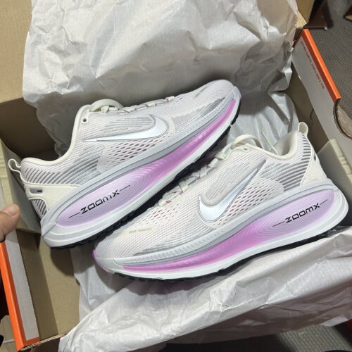 耐克Nike Vomero 18减震训练厚底低帮休闲鞋男女跑步鞋IM2503-133